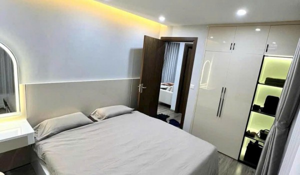 LUXURY 2-BEDROOM APARTMENT – WESTERN AREA, WALK TO THE BEACH